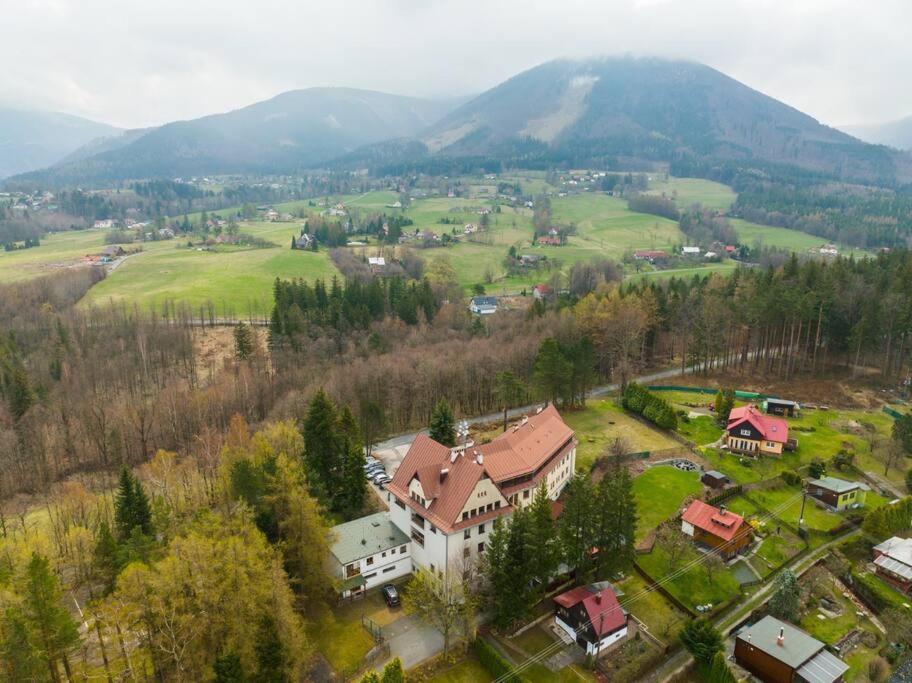 Prostorny Apartman Pro 4 Osoby V Beskydech Appartement Kunčice pod Ondřejníkem Buitenkant foto